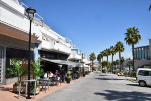 Andalucía descarta adelantar el toque de queda a las 20:00 en Semana Santa