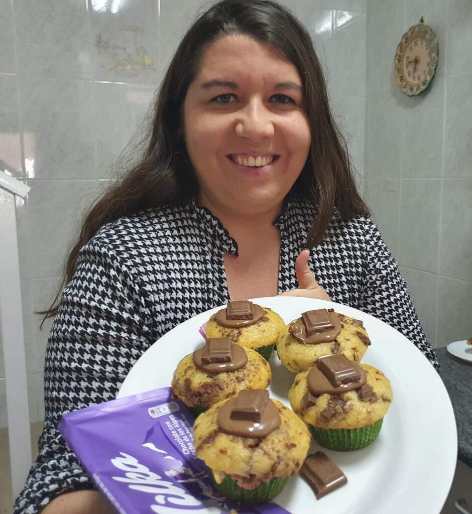 Cómo hacer unos muffins caseros rellenos de chocolate Milka