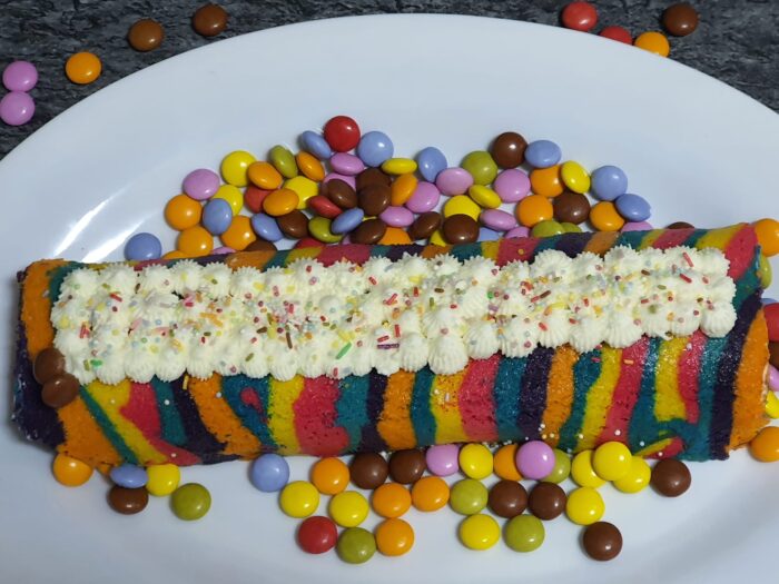 Cómo preparar en casa un delicioso brazo de gitano arcoíris