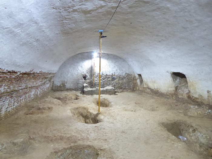 Descubren una cripta oculta en la Iglesia de la Encarnación de CasaresDescubren y recuperan una cripta oculta en la Iglesia de la Encarnación de Casares