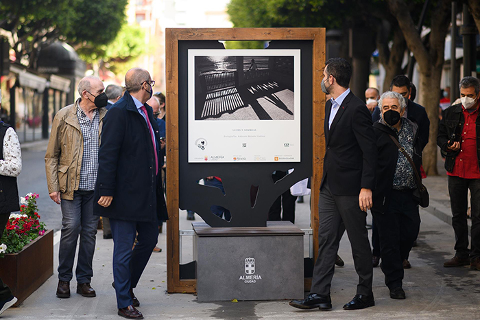 El Paseo de Almería se llena de arte con la muestra fotográfica 'Catarsis'