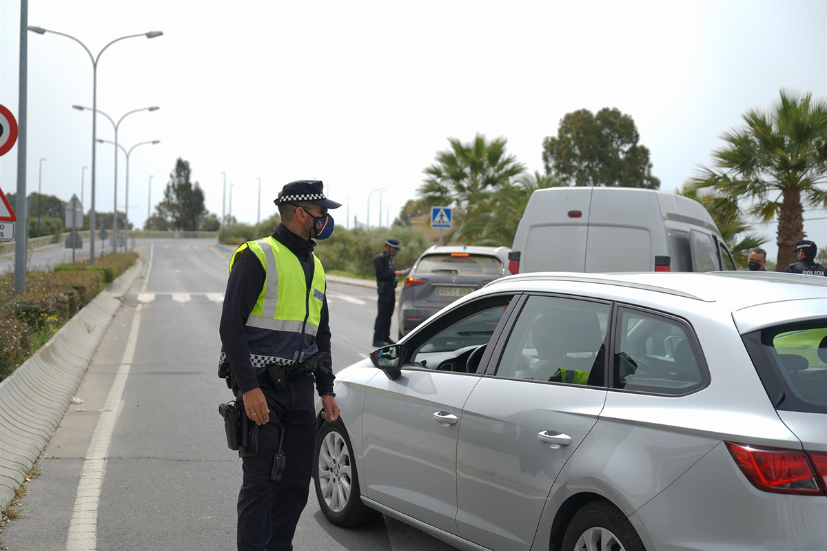 Refuerzan controles en municipios más turísticos de Huelva que tienen cierre perimetral