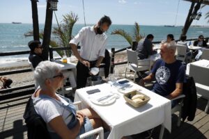 Buenas sensaciones para hostelería y comercio en el primer fin de semana de apertura