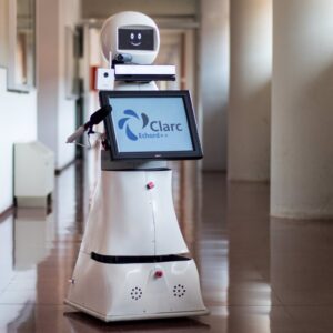 Diseñan un robot que permite comunicarse con familiares en hospitales y residencias