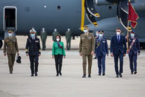 El Rey Felipe VI visita la base militar de Viator y el Madoc de Granada