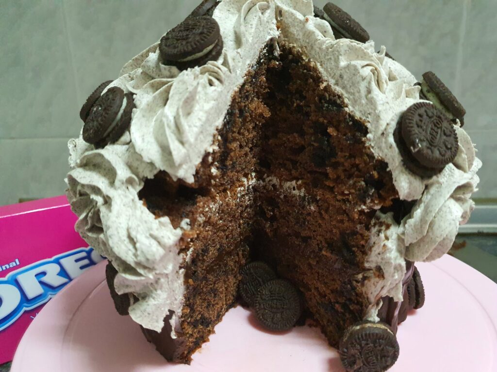 Receta para preparar este cupcake gigante de... ¡oreo!