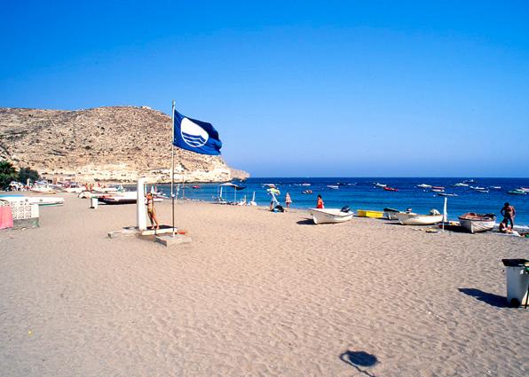 Éstas son las playas de Almería con bandera azul este 2021