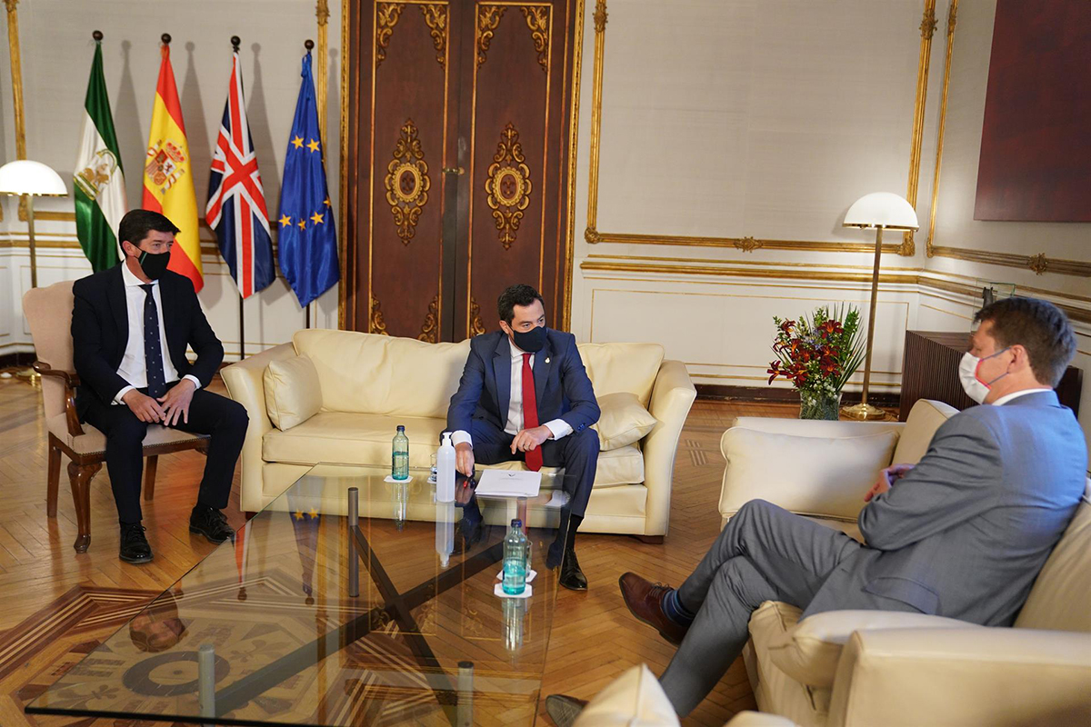 Andalucía recuerda al embajador de Reino Unido que es un destino seguro