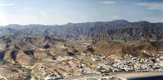 Éstas son las playas de Almería con bandera azul este 2021