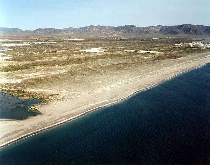 Éstas son las playas de Almería con bandera azul este 2021