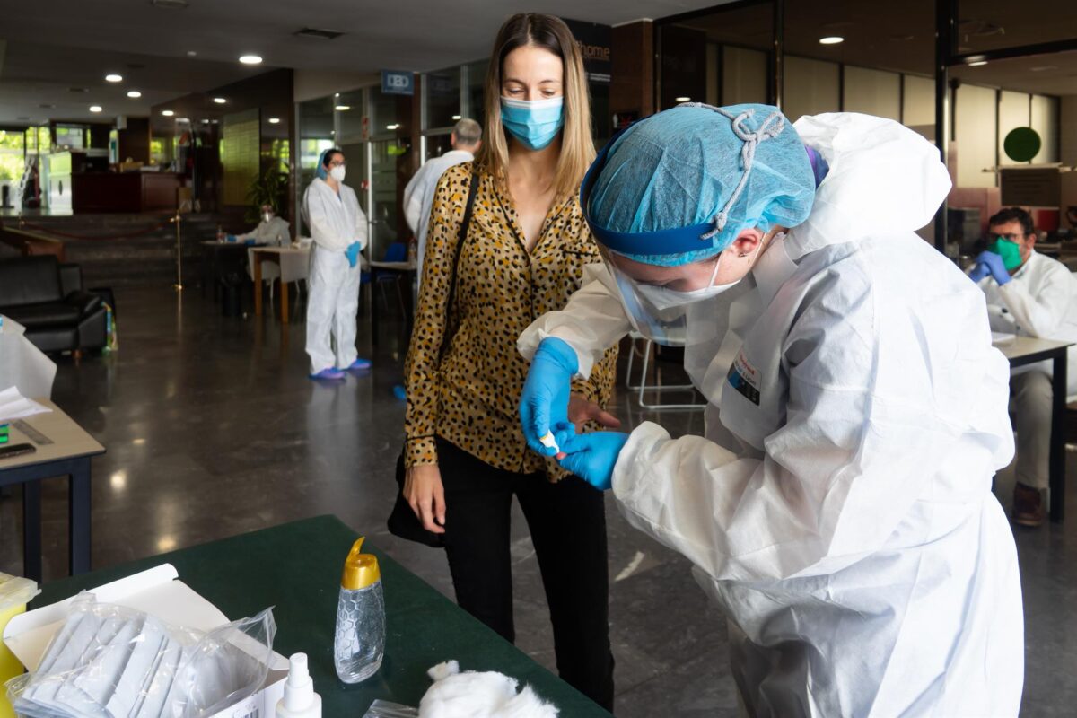 Andalucía mejora sus datos frente al Covid, baja la tasa de incidencia