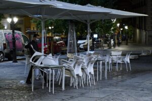 Sanidad y CCAA debaten cerrar hostelería y restauración a las 1:00 horas