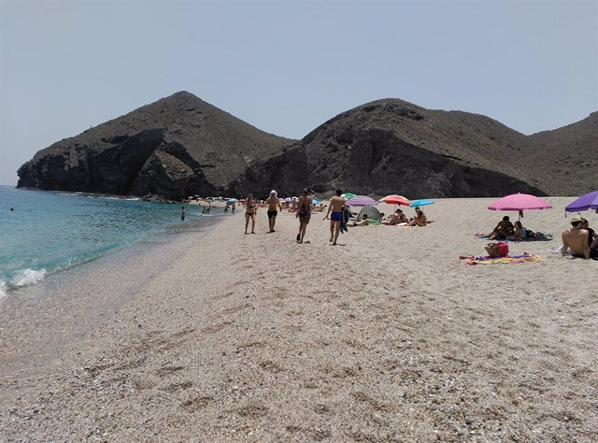 Consulta el horario del aparcamiento y la lanzadera de la playa de los Muertos