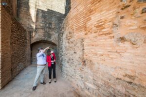 La Alhambra finaliza la restauración de los muros de la Torre del Adarguero