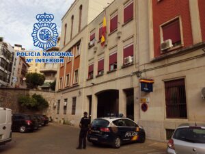 Tres jóvenes detenidos tras agredir a un portero de discoteca que les negó la entrada