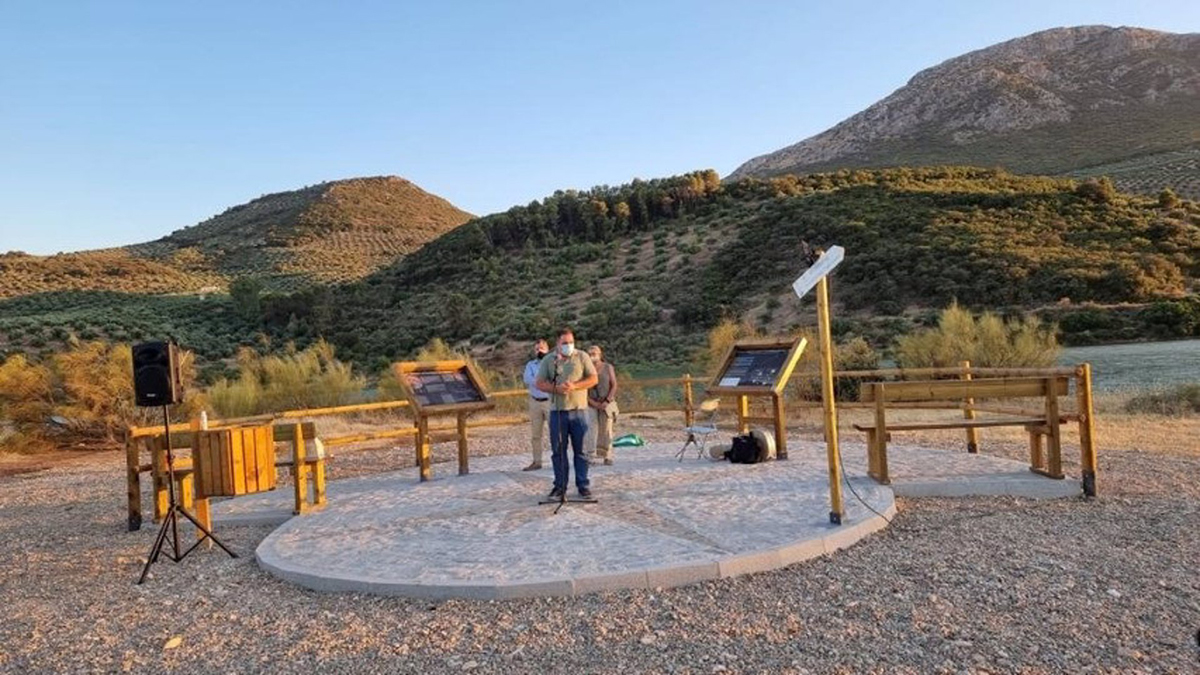 Martos inaugura un mirador astronómico en el entorno del pantano del Víboras