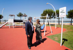 Nuevo parque infantil accesible en el Paseo de la Ría de Huelva