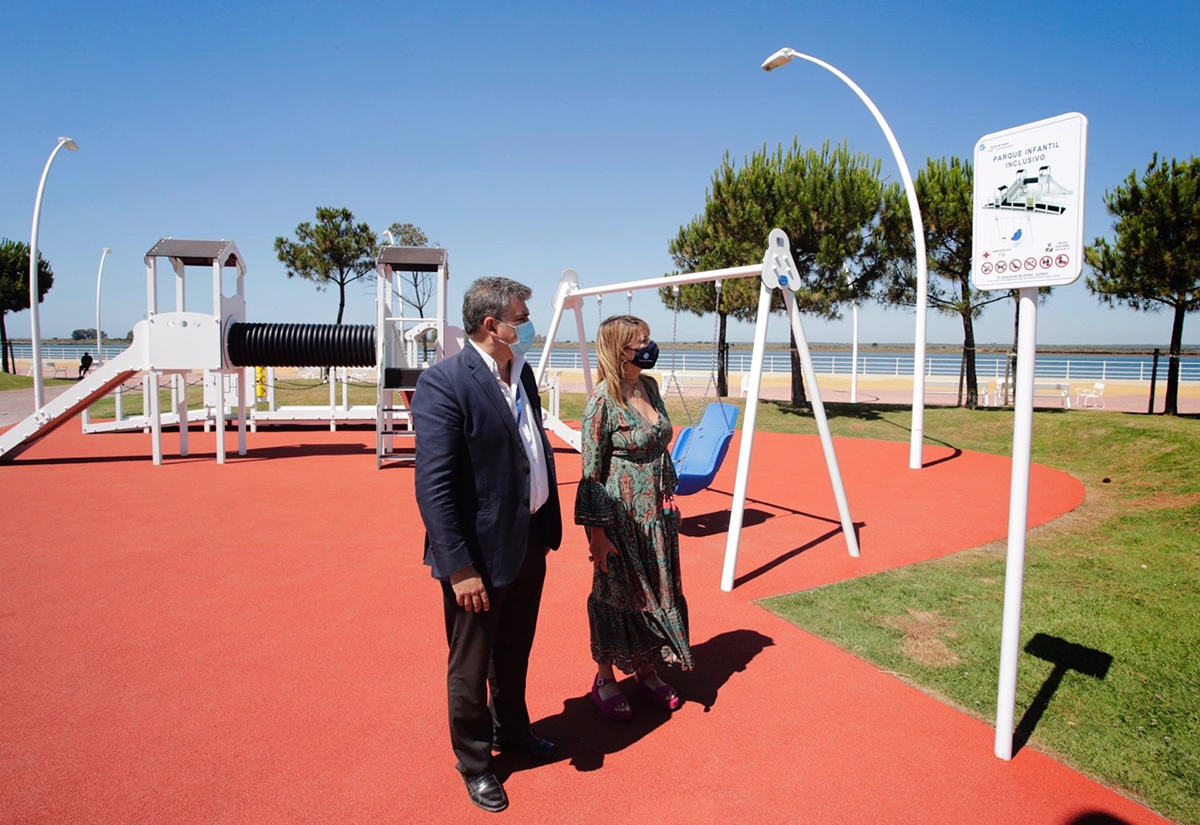 Nuevo parque infantil accesible en el Paseo de la Ría de Huelva