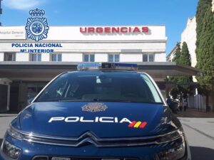 Agentes de la Policía consiguen reanimar a un varón en parada cardiorrespiratoria