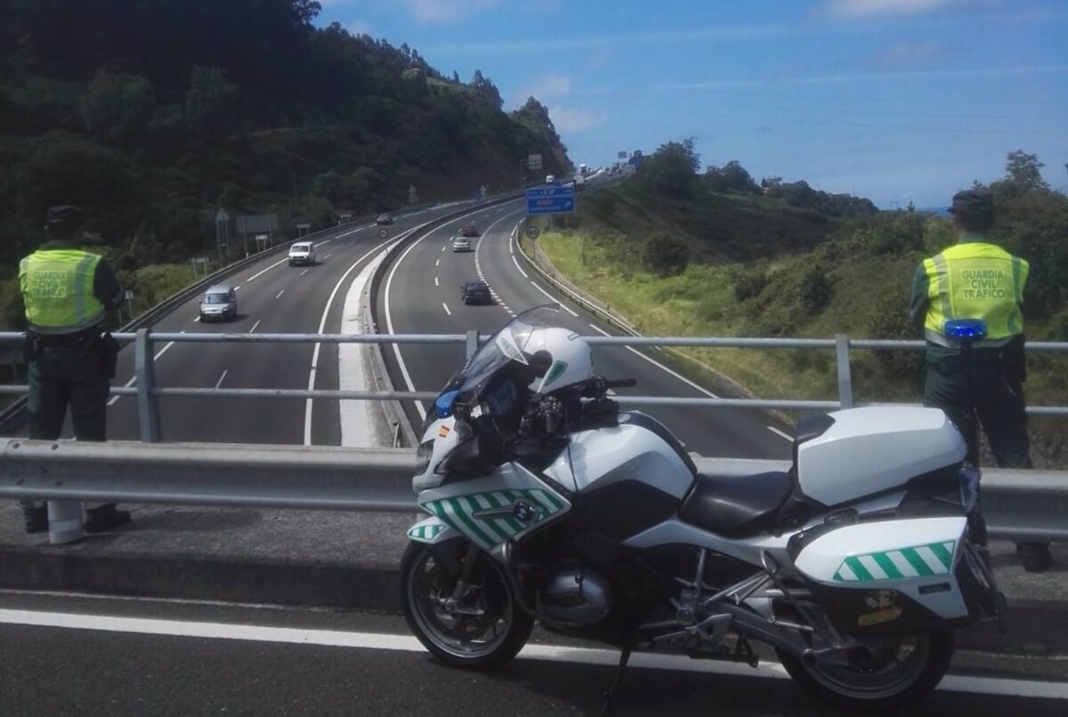 Investigan a un conductor por circular en sentido contrario por la AP-4 durante nueve kilómetros