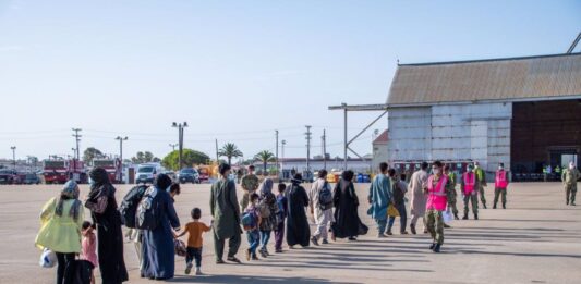 Llega a Rota un nuevo vuelo con 200 afganos colaboradores de Estados Unidos