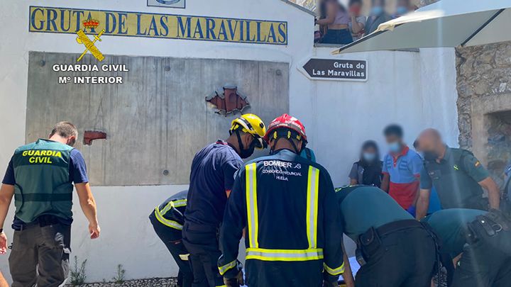 Rescatan a una joven de 14 años accidentada en la Gruta de las Maravillas