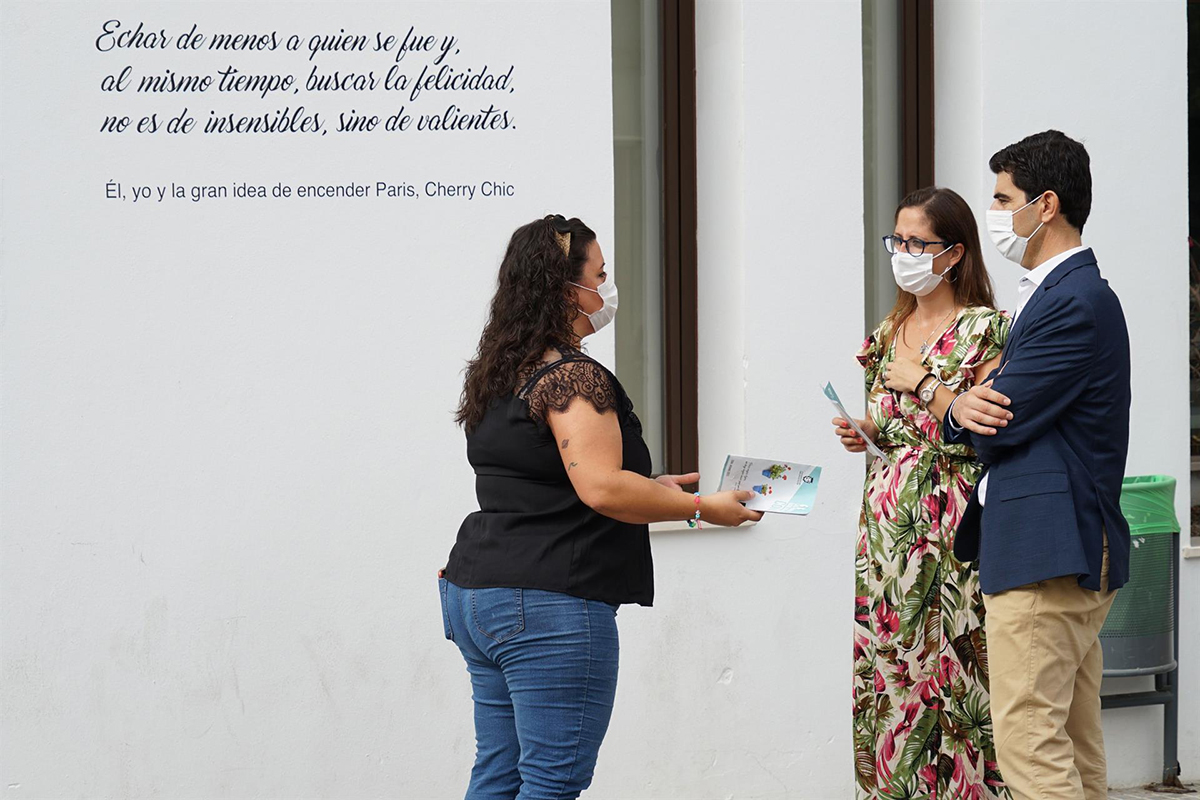 'Las paredes hablan’, la iniciativa que lleva la literatura y la cultura a las calles de Coín