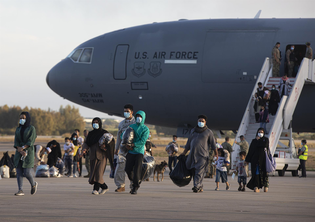 Llegan a Rota tres aviones estadounidenses más con 372 evacuados afganos