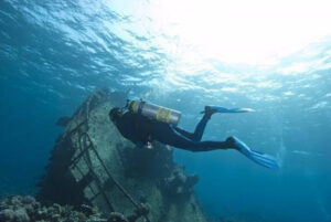 Expertos abordan retos del turismo espacial y subacuático en la Costa del Sol