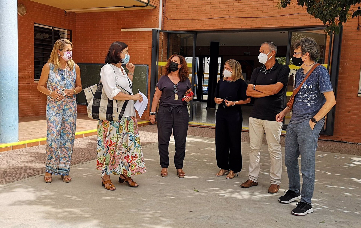 Reforman un colegio de Sevilla para adaptarlo a un niño con discapacidad visual