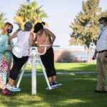 Instalan un parque biosaludable en el Paseo de la Ría de Huelva