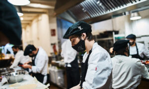 Escuela de cocina donará la recaudación de menús de cada jueves a ONGs