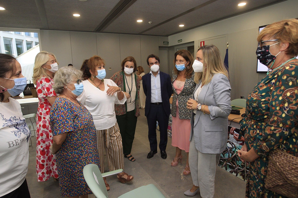 El Puerto de Barbate organiza visitas para difundir la laboral de las mujeres rederas