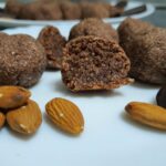 Panellets de chocolate, un dulce típico para celebrar el Día de Todos los Santos