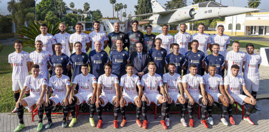 El Sevilla FC celebra sus 130 años en el acuartelamiento aéreo de Tablada