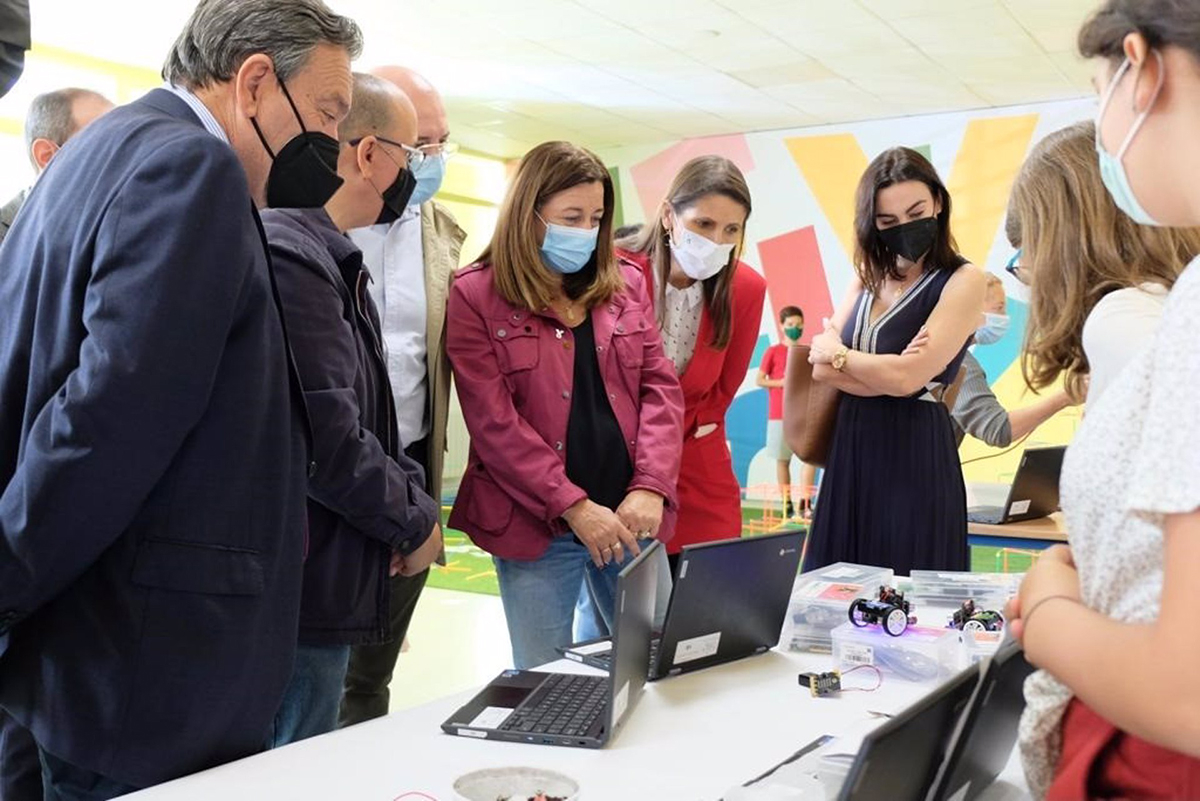 Casi 800 centros andaluces promueven la formación en robótica entre sus alumnos