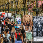 Málaga exhibe la cotidianeidad de artistas flamencos en calle Larios