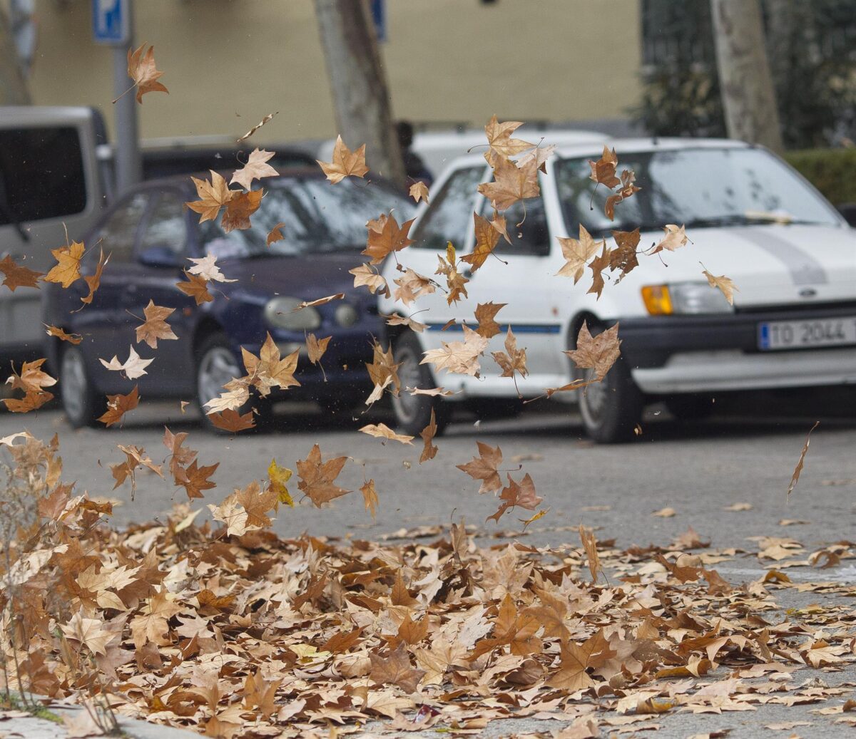 Almería y Granada mantienen los avisos de precaución ante fuerte oleaje