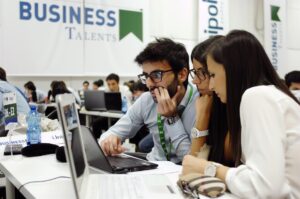 Buscan al mejor empresario virtual entre los universitarios andaluces