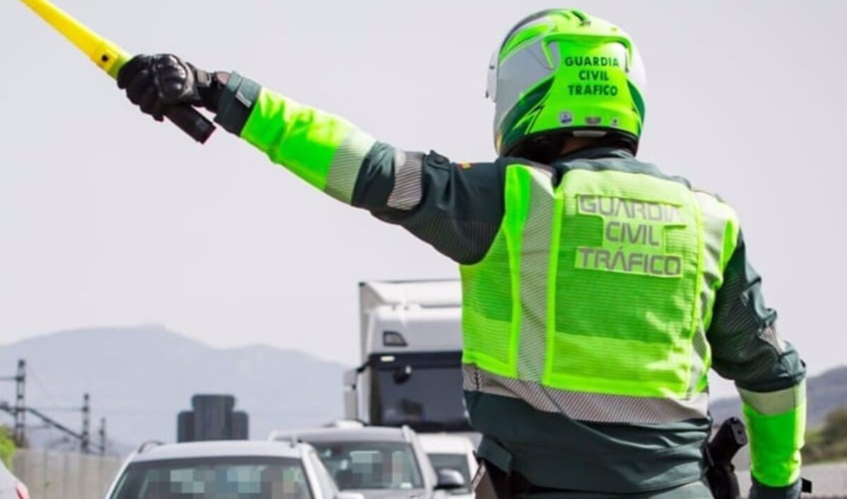 Fallece un motorista al colisionar contra un camión parado en Algeciras