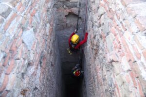 Descubren restos de una vasija en los conjuntos de la Alcazaba y Gibralfaro de Málaga