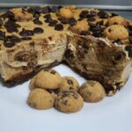 Sorprende con esta original tarta de cheesecake con cookies