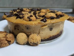 Sorprende con esta original tarta de cheesecake con cookies