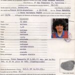 Tener un documento histórico de Maradona es posible por 50.000 euros