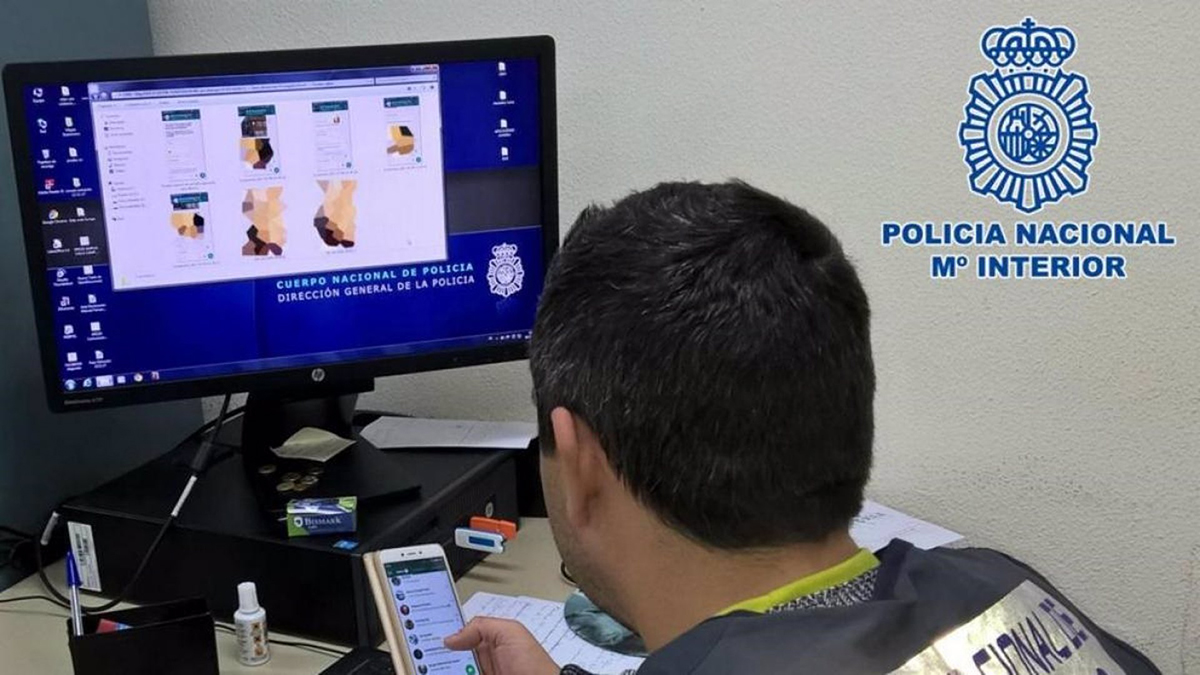 Detenido un joven en Almería en posesión de archivos de pornografía infantil