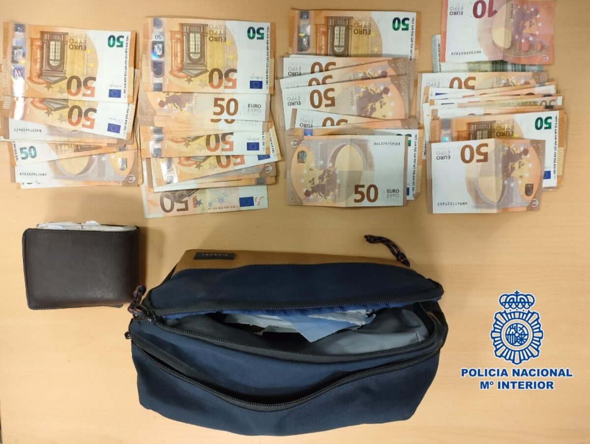 Detenido por quedarse una cartera que encontró con 4.000 euros