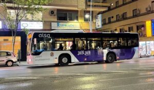 Jaén pone en marcha el 'bus búho', el transporte nocturno para dar seguridad a los jóvenes