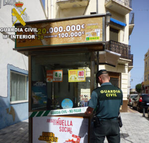 Arrestados tras cobrar premios de cupones de la ONCE que habían robado