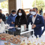 Los soportales de Gran Vía onubense acogen la XII muestra de dulces navideños