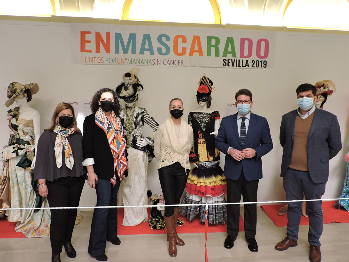 Máscaras venecianas para recaudar fondos contra el cáncer en Sevilla